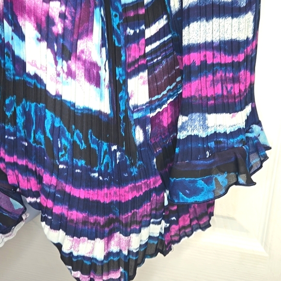 Ruffled Blue and Purple Blouse with Buttoned Front - Picture 4 of 4